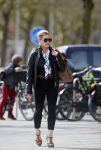 Amsterdam 13 april 2015  
Connie Breukhoven en vriend Eugene v Dun eten ijsje bij pisa