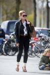 Amsterdam 13 april 2015  
Connie Breukhoven en vriend Eugene v Dun eten ijsje bij pisa