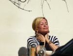 Amsterdam 21 april 2015
Connie Breukhoven geniet lekker op terras van het zonnetje