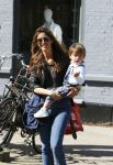 Amsterdam 14 april 2015  
Danie Bles met zoon op de cornelis schuytstraat