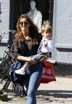 Amsterdam 14 april 2015  
Danie Bles met zoon op de cornelis schuytstraat