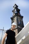 Amsterdam 15 april 2015
Dave en Dries Roelvink metselen een steen met daarop hun naam in de Westertoren. Dave heeft een tatoo van de westertoren op zijn arm staan.