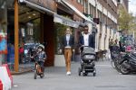 Amsterdam 17 april 2015
Doutzen Kroes en Sunnery James met hun kinderen in Amsterdam zuid.