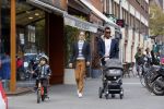 Amsterdam 17 april 2015
Doutzen Kroes en Sunnery James met hun kinderen in Amsterdam zuid.