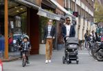 Amsterdam 17 april 2015
Doutzen Kroes en Sunnery James met hun kinderen in Amsterdam zuid.