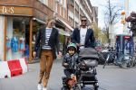 Amsterdam 17 april 2015
Doutzen Kroes en Sunnery James met hun kinderen in Amsterdam zuid.