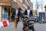 Amsterdam 17 april 2015
Doutzen Kroes en Sunnery James met hun kinderen in Amsterdam zuid.