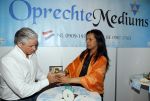 Utrecht 25 april 2015
Dries Roelvink tijdens healing bij medium .