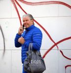 Amsterdam 30 april 2015
Dries Roelvink bellend op straat