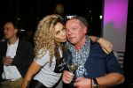 Rotterdam 9 april 2015
)pening van de nieuwe zaak waar Winston Post de manager is in het Hilton Hotel. De zaak heet Hugh. Fajah met een fan