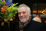 Amsterdam 11 april 2015  
Presentatie boek en 70e verjaardag van Joop Braakhekke bij le Garage. Zijn moeder van 104 jaar oud was aanwezig. Frank Wisse