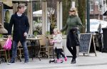 Amsterdam 4 april 2015 
Gallyon v Vessem met man en dochter op de willemsparkweg