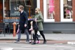 Amsterdam 4 april 2015 
Gallyon v Vessem met man en dochter op de willemsparkweg
