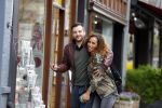Amsterdam 29 april 2015 
Glennis Grace verliefd met haar vriend Robert Biesewig op de cornelis schuytstraat