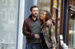 Amsterdam 29 april 2015 
Glennis Grace verliefd met haar vriend Robert Biesewig op de cornelis schuytstraat