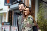 Amsterdam 29 april 2015 
Glennis Grace verliefd met haar vriend Robert Biesewig op de cornelis schuytstraat