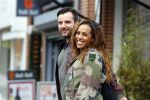 Amsterdam 29 april 2015 
Glennis Grace verliefd met haar vriend Robert Biesewig op de cornelis schuytstraat
