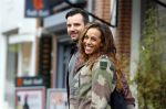Amsterdam 29 april 2015 
Glennis Grace verliefd met haar vriend Robert Biesewig op de cornelis schuytstraat
