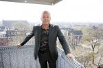 Amsterdam 10 april 2015
Gordon metselt een steen met zijn naam erop bij de westertoren.