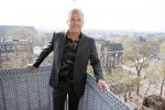 Amsterdam 10 april 2015
Gordon metselt een steen met zijn naam erop bij de westertoren.
