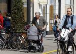 Amsterdam 10 april 2015
Hajo Bruins met zijn dochter op de pc hooftstraat