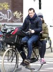Amsterdam 7 april 2015
Kim v Kooten achter op de fiets bij haar man Jacob Derwig