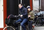 Amsterdam 7 april 2015
Kim v Kooten achter op de fiets bij haar man Jacob Derwig