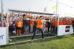 Volendam 15 april 2015
Het mini jan Smit stadion is vanavond geopend met een serie penaltie s van Henk Veerman en Robert Muhren op Jan Smit als keeper. Ook Liza Fem Emma en Senn waren aanwezen alsmede ome Cor