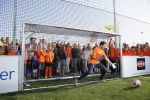 Volendam 15 april 2015
Het mini jan Smit stadion is vanavond geopend met een serie penaltie s van Henk Veerman en Robert Muhren op Jan Smit als keeper. Ook Liza Fem Emma en Senn waren aanwezen alsmede ome Cor