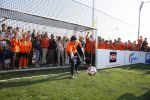 Volendam 15 april 2015
Het mini jan Smit stadion is vanavond geopend met een serie penaltie s van Henk Veerman en Robert Muhren op Jan Smit als keeper. Ook Liza Fem Emma en Senn waren aanwezen alsmede ome Cor