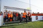 Volendam 15 april 2015
Het mini jan Smit stadion is vanavond geopend met een serie penaltie s van Henk Veerman en Robert Muhren op Jan Smit als keeper. Ook Liza Fem Emma en Senn waren aanwezen alsmede ome Cor