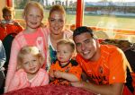 Volendam 15 april 2015
Het mini jan Smit stadion is vanavond geopend met een serie penaltie s van Henk Veerman en Robert Muhren op Jan Smit als keeper. Ook Liza Fem Emma en Senn waren aanwezen alsmede ome Cor