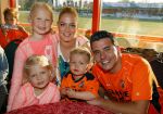 Volendam 15 april 2015
Het mini jan Smit stadion is vanavond geopend met een serie penaltie s van Henk Veerman en Robert Muhren op Jan Smit als keeper. Ook Liza Fem Emma en Senn waren aanwezen alsmede ome Cor