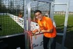 Volendam 15 april 2015
Het mini jan Smit stadion is vanavond geopend met een serie penaltie s van Henk Veerman en Robert Muhren op Jan Smit als keeper. Ook Liza Fem Emma en Senn waren aanwezen alsmede ome Cor