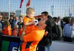 Volendam 15 april 2015
Het mini jan Smit stadion is vanavond geopend met een serie penaltie s van Henk Veerman en Robert Muhren op Jan Smit als keeper. Ook Liza Fem Emma en Senn waren aanwezen alsmede ome Cor
