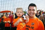 Volendam 15 april 2015
Het mini jan Smit stadion is vanavond geopend met een serie penaltie s van Henk Veerman en Robert Muhren op Jan Smit als keeper. Ook Liza Fem Emma en Senn waren aanwezen alsmede ome Cor