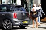 Amsterdam 4 april 2015 
Joop Braakhekke doet in zijn mini countryman boodschappen in amsterdam zuid
