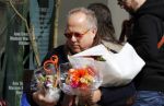 Amsterdam 4 april 2015 
Joop Braakhekke doet in zijn mini countryman boodschappen in amsterdam zuid