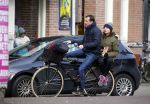 Amsterdam 7 april 2015
Kim v Kooten achter op de fiets bij haar man Jacob Derwig