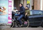 Amsterdam 7 april 2015
Kim v Kooten achter op de fiets bij haar man Jacob Derwig