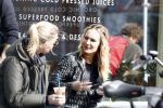 Amsterdam 8 april 2015
Kimberly Klaver met een vriendin op een terras