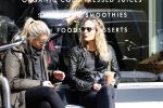 Amsterdam 8 april 2015
Kimberly Klaver met een vriendin op een terras