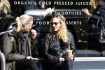 Amsterdam 8 april 2015
Kimberly Klaver met een vriendin op een terras