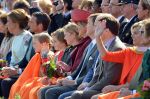 Dordrecht, 27 April 2015
Koningsdag 2015 met Koningin Willem-Alexander, Koningin Maxima, Prinses Amalia, Prinses Alexia em Prinses Ariane, Prins Constatijn, Prinses Laurentien, Prins Maurits, Prinses Marilene, Prinses Annette, Prins Bernhard Jr., Prins Pieter Christiaan en Prinses Anita