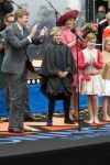 Dordrecht, 27 April 2015
Koningsdag 2015 met Koningin Willem-Alexander, Koningin Maxima, Prinses Amalia, Prinses Alexia em Prinses Ariane, Prins Constatijn, Prinses Laurentien, Prins Maurits, Prinses Marilene, Prinses Annette, Prins Bernhard Jr., Prins Pieter Christiaan en Prinses Anita