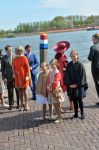 Dordrecht, 27 April 2015
Koningsdag 2015 met Koningin Willem-Alexander, Koningin Maxima, Prinses Amalia, Prinses Alexia em Prinses Ariane, Prins Constatijn, Prinses Laurentien, Prins Maurits, Prinses Marilene, Prinses Annette, Prins Bernhard Jr., Prins Pieter Christiaan en Prinses Anita