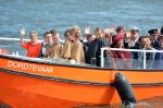 Dordrecht, 27 April 2015
Koningsdag 2015 met Koningin Willem-Alexander, Koningin Maxima, Prinses Amalia, Prinses Alexia em Prinses Ariane, Prins Constatijn, Prinses Laurentien, Prins Maurits, Prinses Marilene, Prinses Annette, Prins Bernhard Jr., Prins Pieter Christiaan en Prinses Anita