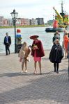Dordrecht, 27 April 2015
Koningsdag 2015 met Koningin Willem-Alexander, Koningin Maxima, Prinses Amalia, Prinses Alexia em Prinses Ariane, Prins Constatijn, Prinses Laurentien, Prins Maurits, Prinses Marilene, Prinses Annette, Prins Bernhard Jr., Prins Pieter Christiaan en Prinses Anita