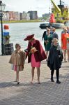 Dordrecht, 27 April 2015
Koningsdag 2015 met Koningin Willem-Alexander, Koningin Maxima, Prinses Amalia, Prinses Alexia em Prinses Ariane, Prins Constatijn, Prinses Laurentien, Prins Maurits, Prinses Marilene, Prinses Annette, Prins Bernhard Jr., Prins Pieter Christiaan en Prinses Anita