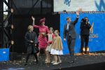 Dordrecht, 27 April 2015
Koningsdag 2015 met Koningin Willem-Alexander, Koningin Maxima, Prinses Amalia, Prinses Alexia em Prinses Ariane, Prins Constatijn, Prinses Laurentien, Prins Maurits, Prinses Marilene, Prinses Annette, Prins Bernhard Jr., Prins Pieter Christiaan en Prinses Anita